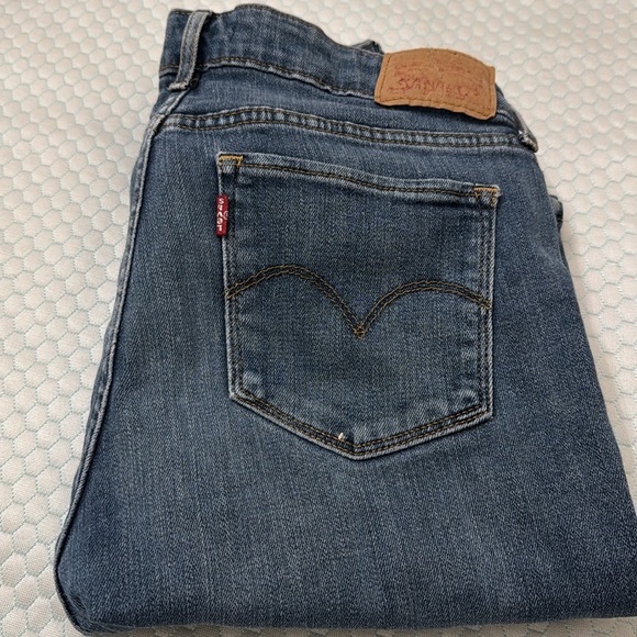 Levi’s - Picture 2 of 5